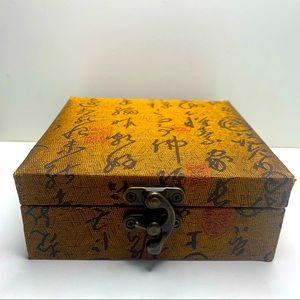 Jewelry Storage box: Calligraphy Embroidery w/Vintage Style Clasp (12x12x5cm)